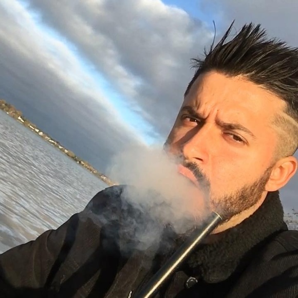 Meet your Posher, Hamid - Picture 1 of 1